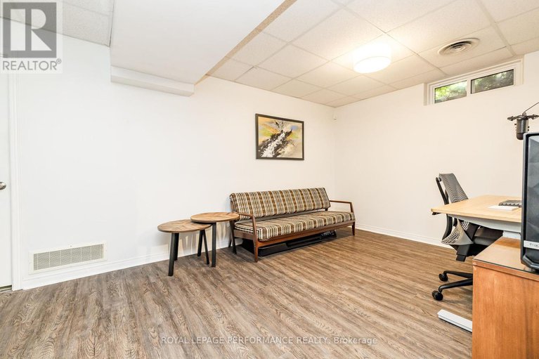 28842718/343-fullerton-avenue/overbrookcastle-heights/ottawa/ontario/K1K1K2_32