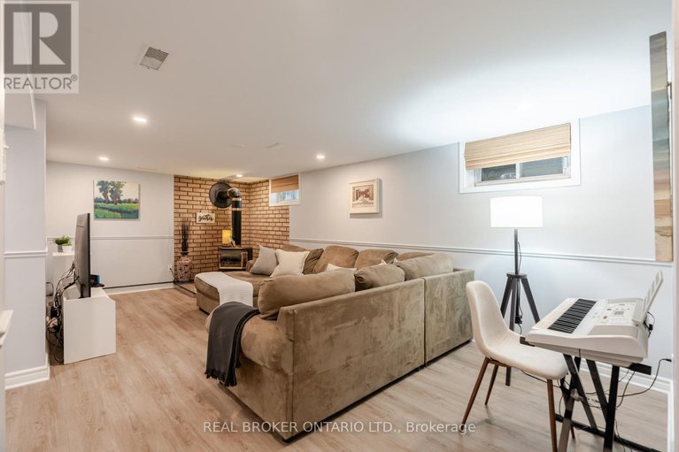 28961795/2070-cornish-street/elmvale-acresurbandale/ottawa/ontario/K1G2R8_20