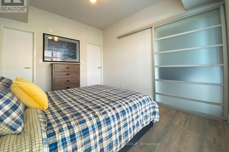 29651496/208-555-anand-private/riverside-park-south/ottawa/ontario/K1V2R7_21