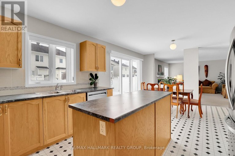 29537108/634-aquaview-drive/avalon-east/ottawa/ontario/K4A4W2_16