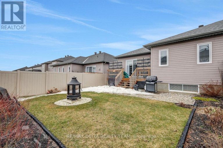 29474094/715-azure-street/village-of-russell/russell/ontario/K4R0E5_38