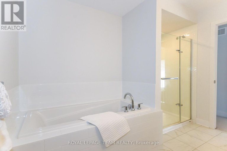 29666466/725-capricorn-circle/riverside-southgloucester-glen/ottawa/ontario/K4M0J4_34