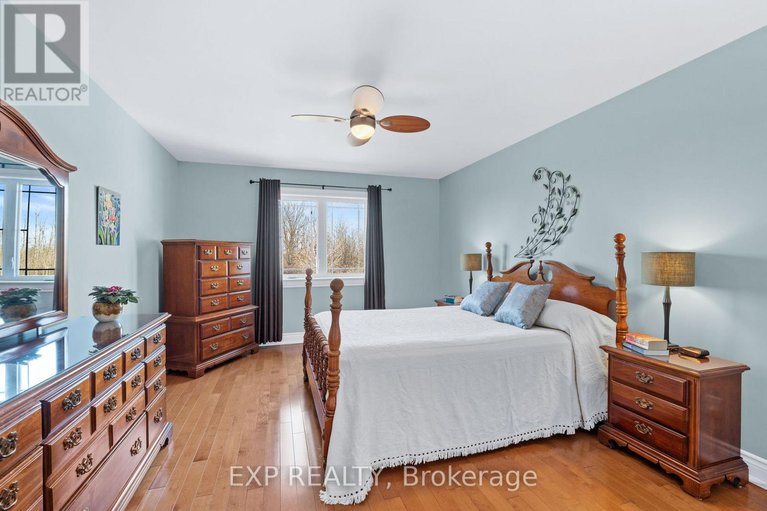 28552096/5940-brophy-drive/south-of-fallowfield-road/ottawa/ontario/K0A2Z0_40