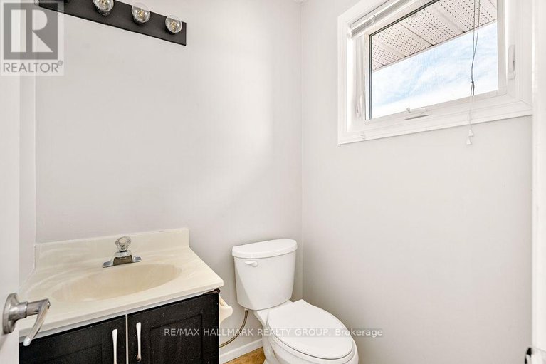 28556147/4-1-timberview-way/westcliffe-estates/ottawa/ontario/K2H9M7_26