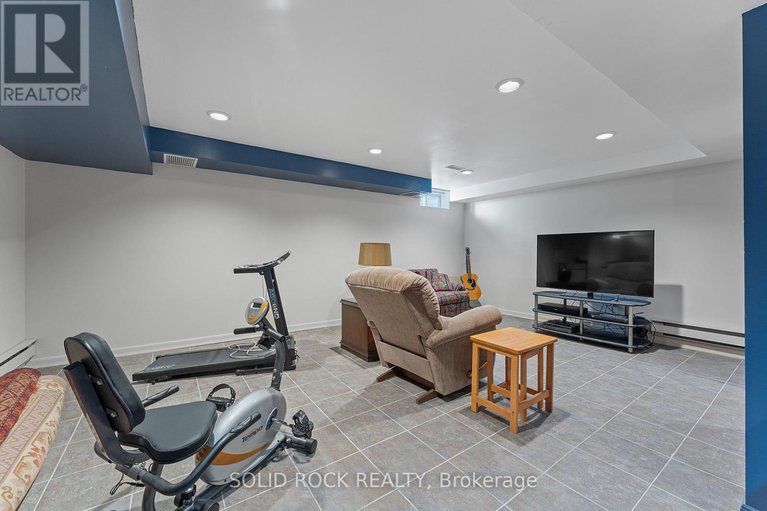 28931406/5569-whitewood-avenue/manotick-village-manotick-estates/ottawa/ontario/K4M1E1_37
