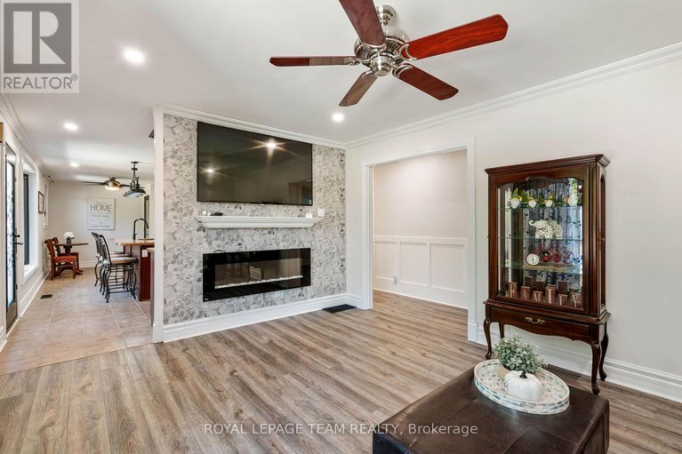 28831346/565-dufferin-street-w/winchester/north-dundas/ontario/K0C2K0_16