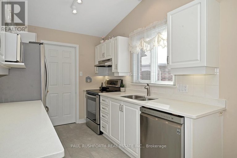 29468435/47-peregrine-crescent/bridlewood/ottawa/ontario/K2M2T2_12