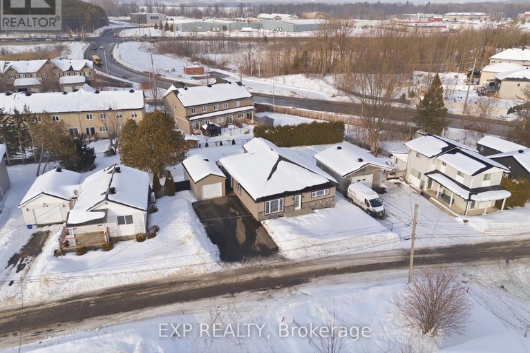29381359/850-chapman-street/town-of-rockland/clarence-rockland/ontario/K4K1E6_33