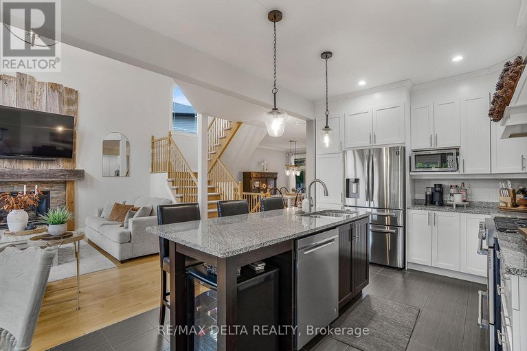 28925519/390-mercury-street/town-of-rockland/clarence-rockland/ontario/K4K0G7_12