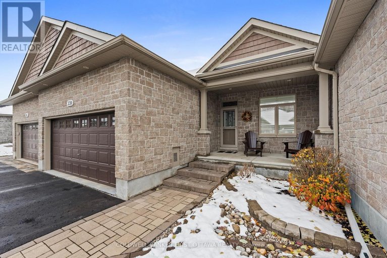 29591109/239-royal-landing-gate/north-grenville-twp-kemptville-south/north-grenville/ontario/K0G1J0_2