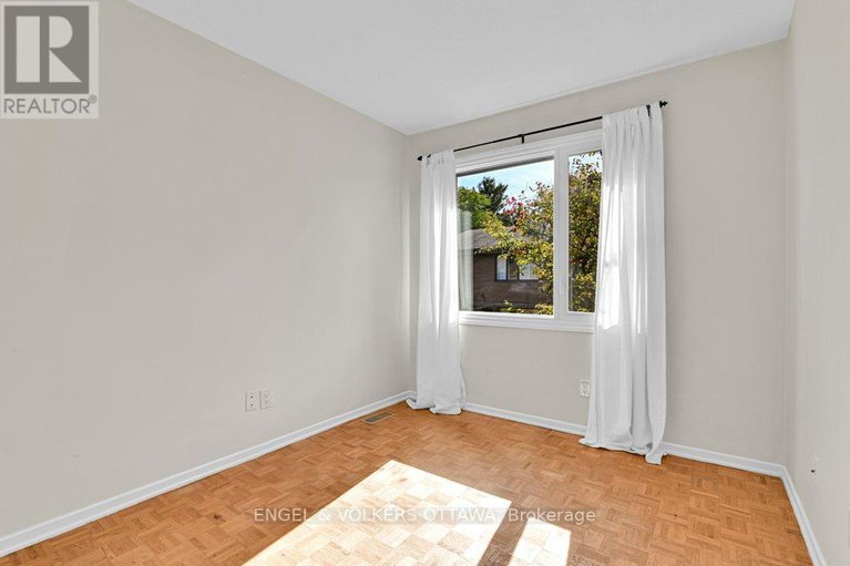 28990233/16-525-hilson-avenue/westborohampton-park/ottawa/ontario/K1Z6C9_24