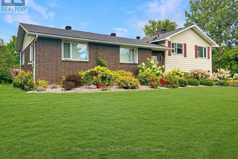 29410189/128-burns-drive/mcnabbraeside-twps/mcnabbraeside/ontario/K0A1G0_46