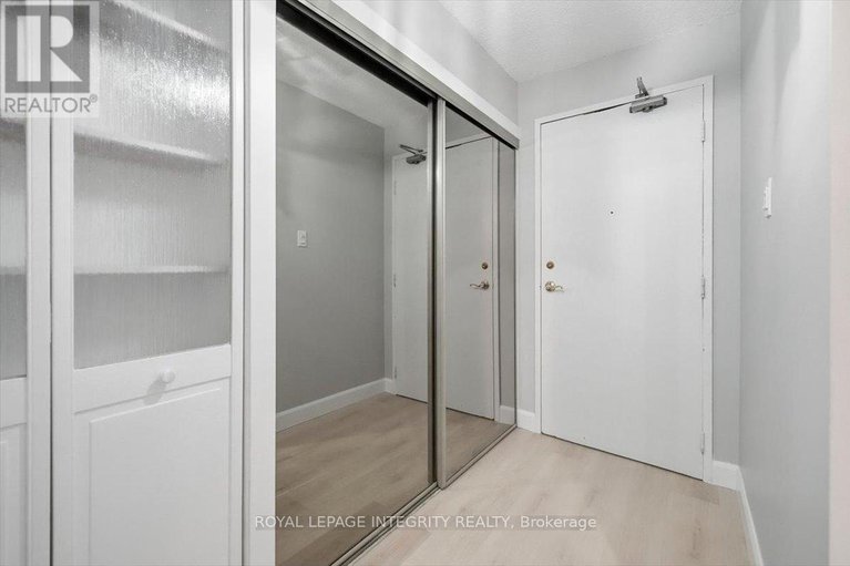 29233378/109-158a-mcarthur-avenue/vanier/ottawa/ontario/K1L7E7_5