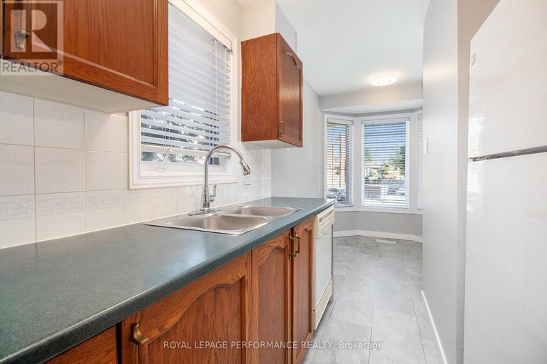 28638176/1673-locksley-lane/beaconwood/ottawa/ontario/K1J1B6_10