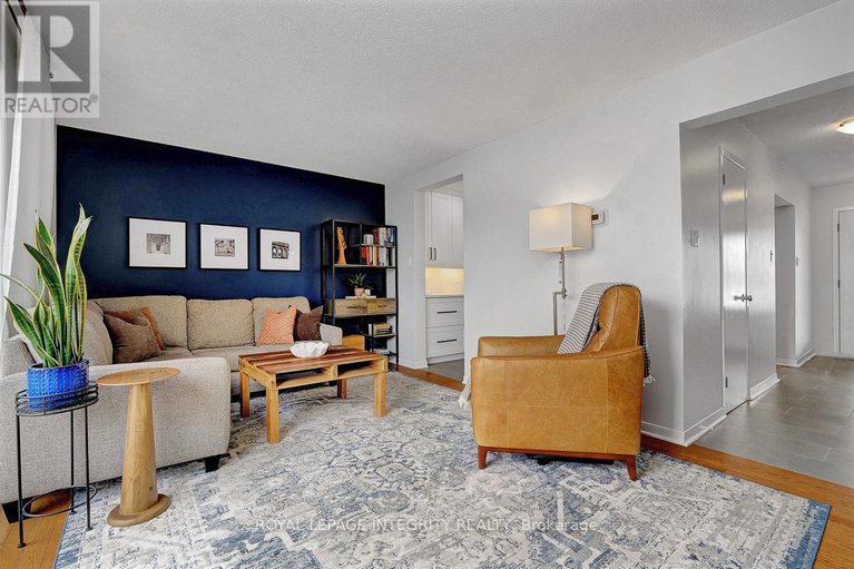 29428716/318-dalehurst-drive/tanglewood/ottawa/ontario/K2G4E4_13