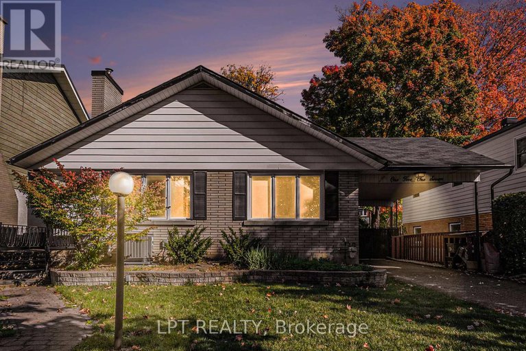 29397616/1517-caverley-street/riverview-park/ottawa/ontario/K1G0X9_1