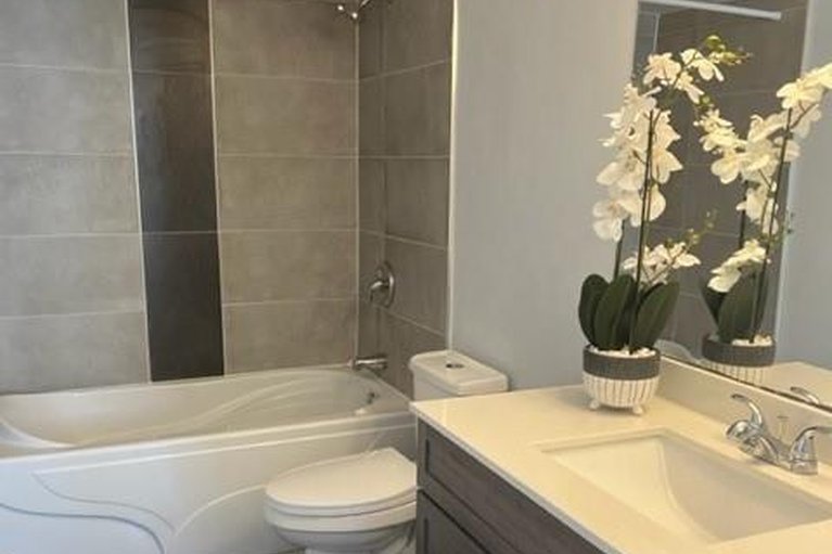 29504345/178-mcclellan-road/sheahan-estatestrend-village/ottawa/ontario/K2H5W1_14