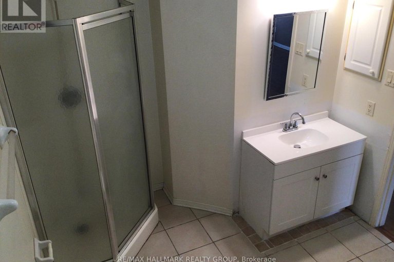 29119256/1586-duplante-avenue/fallingbrookpineridge/ottawa/ontario/K4A4A1_23