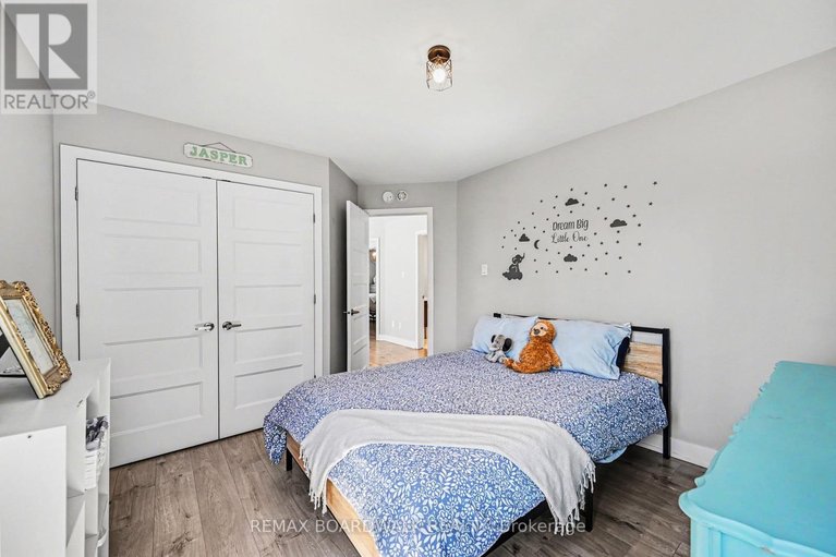 29647826/160-hybrid-street/embrun/russell/ontario/K0A1W0_22