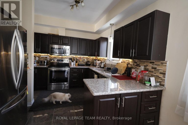 29451027/2194-niagara-drive/applewood-acres/ottawa/ontario/K1H6L2_6