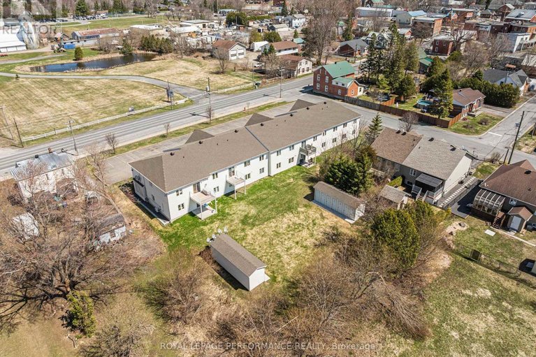 29664690/4-16-pendleton-street/vankleek-hill/champlain/ontario/K0B1R0_32