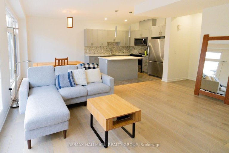 29664697/55-cherry-blossom-private-private-w/redwood-park/ottawa/ontario/K2H0C4_8