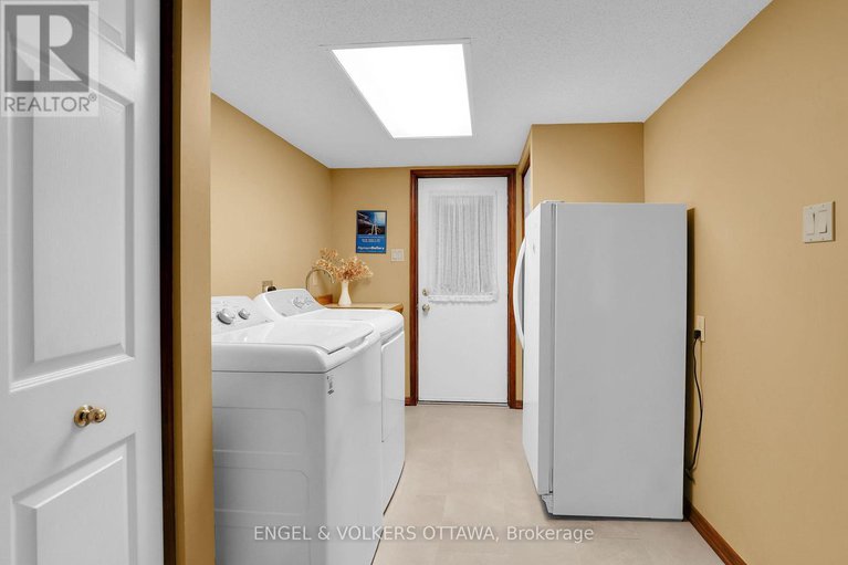 28202827/7-deerfield-drive/mcnabbraeside-twps/mcnabbraeside/ontario/K0A3L0_36