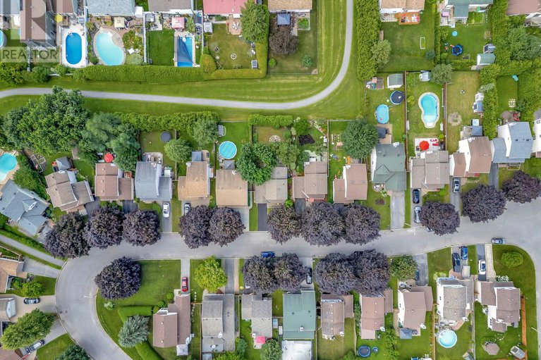 28643717/433-duvernay-drive/queenswood-heights-south/ottawa/ontario/K1E2N7_32