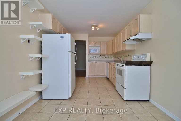 28815931/2127-lauzon-street/fallingbrookgardenway-south/ottawa/ontario/K4A3K7_9