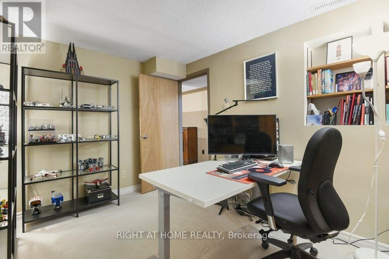 29607390/57-chester-crescent/on-the-green/ottawa/ontario/K2J2J6_32