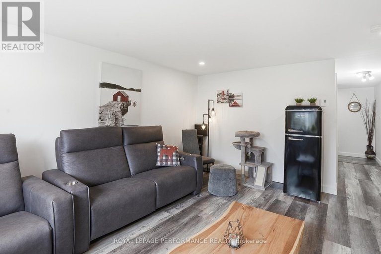 29637412/3595-front-road/east-hawkesbury/ontario/K6A2W5_23