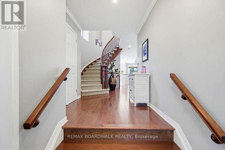 29645634/10-valemont-street/barrhaven-east/ottawa/ontario/K2G6Y1_5