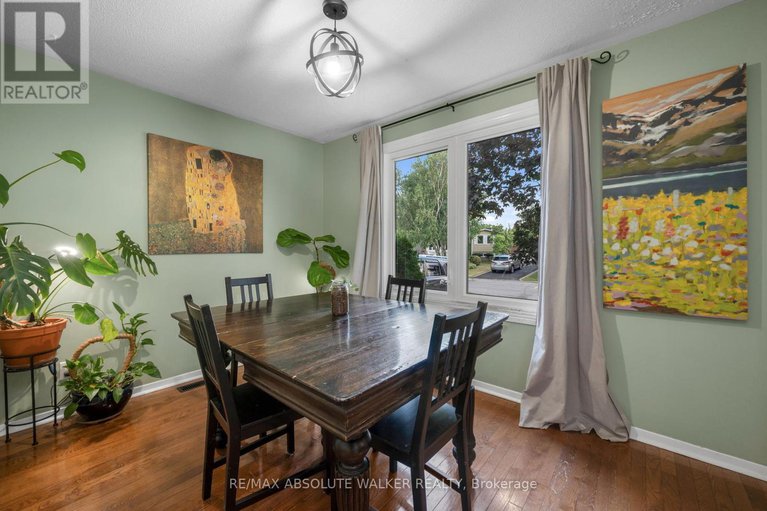 28742533/428-hatfield-crescent/bilberry-creekqueenswood-heights/ottawa/ontario/K1E1M8_8
