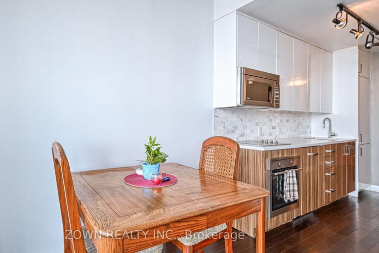 28828157/807-201-parkdale-avenue/mechanicsville/ottawa/ontario/K1Y1E8_30