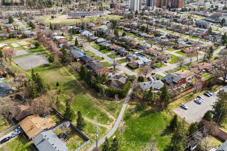 29653716/1199-stanton-road/queensway-terrace-southridgeview/ottawa/ontario/K2C3C9_32