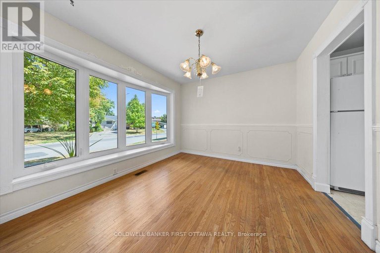 28767158/2326-harding-road/elmvale-acresurbandale/ottawa/ontario/K1G3B9_2
