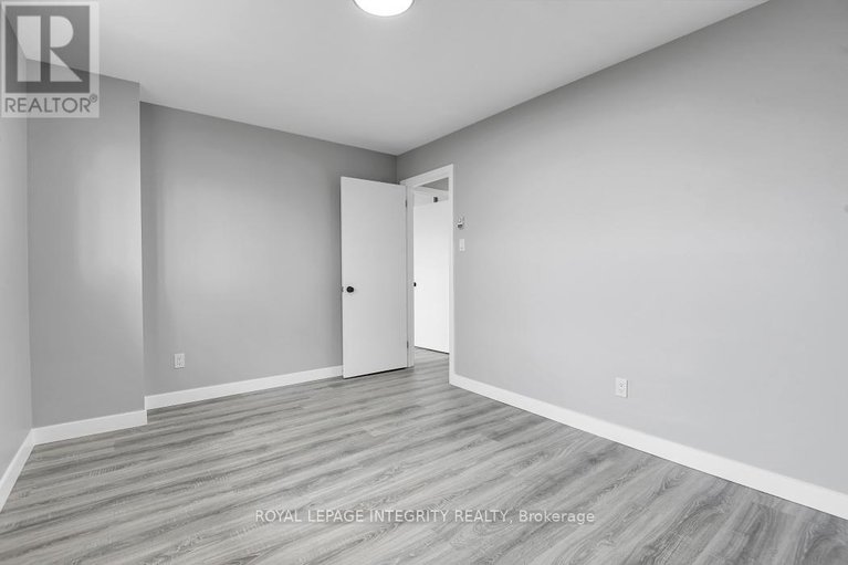 29079650/3-ashwick-court/craig-henrywoodvale/ottawa/ontario/K2G3S4_17