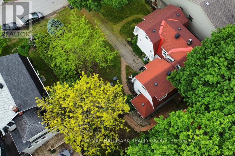 27969708/561-edison-avenue/mckellarhighland/ottawa/ontario/K2A1V5_42