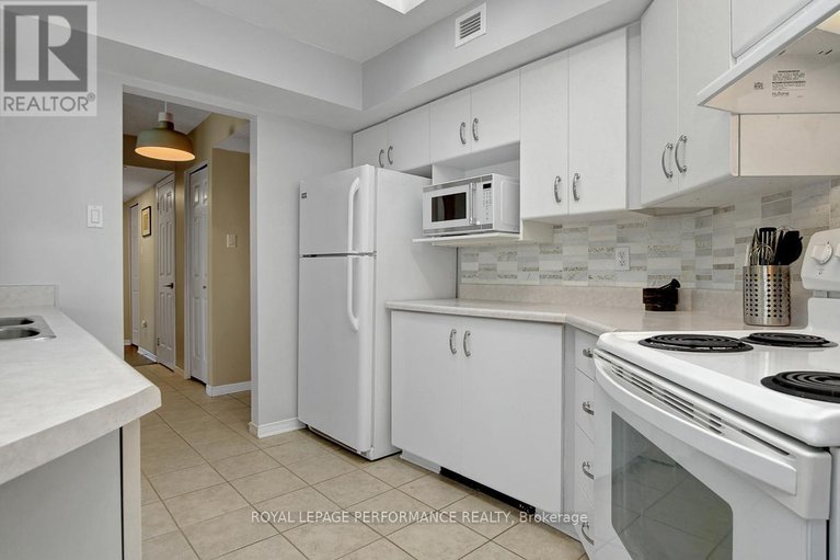 29680280/401d-1-columbus-avenue/overbrook/ottawa/ontario/K1K4L1_16