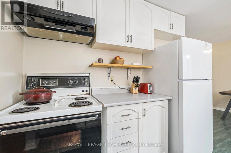 28926075/9-glacier-street-s/on-the-green/ottawa/ontario/K2J2M7_9