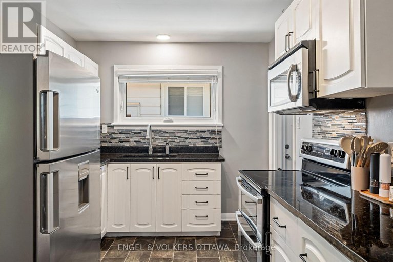 28638374/2097-neepawa-avenue/carlingwood/ottawa/ontario/K2A3L8_12