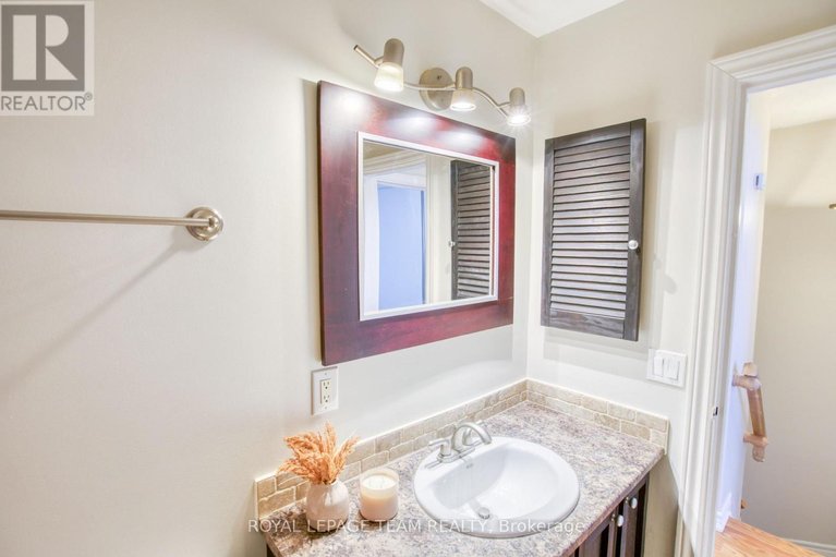 29497051/171-mcclintock-way/katimavik/ottawa/ontario/K2L2A5_19