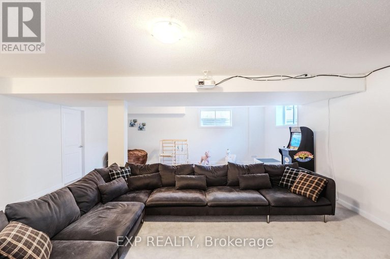 28597121/818-cappamore-drive/half-moon-bay/ottawa/ontario/K2J6V6_41