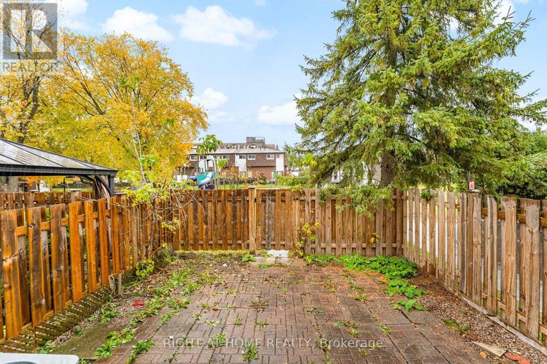 29273425/32-2296-orient-park-drive/blackburn-hamlet-south/ottawa/ontario/K1B4N6_30