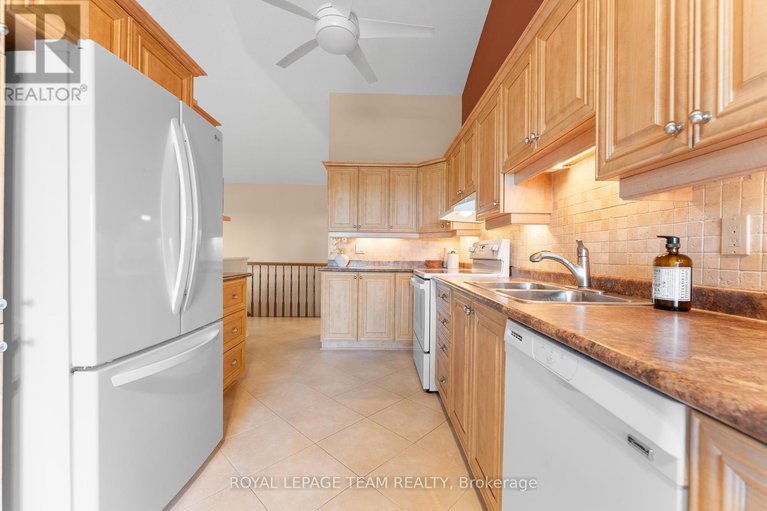 28877037/16-oyster-bay-court/stittsville-central/ottawa/ontario/K2S1H3_24