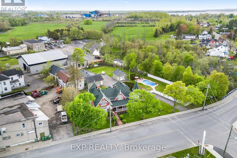 28327080/8-john-street/lorignal/champlain/ontario/K0B1K0_41