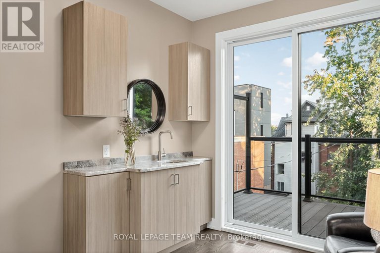 29330207/16-first-avenue/glebe/ottawa/ontario/K1S2G2_33