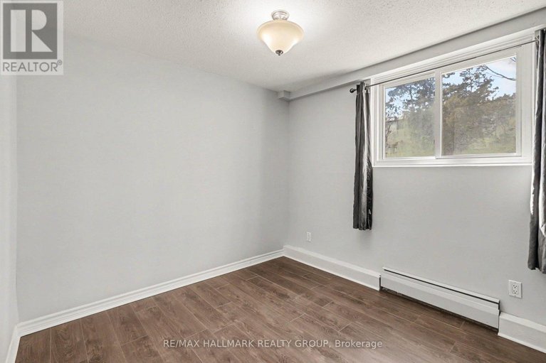 29579809/2-898-elmsmere-road/beacon-hill-south/ottawa/ontario/K1J7T6_14