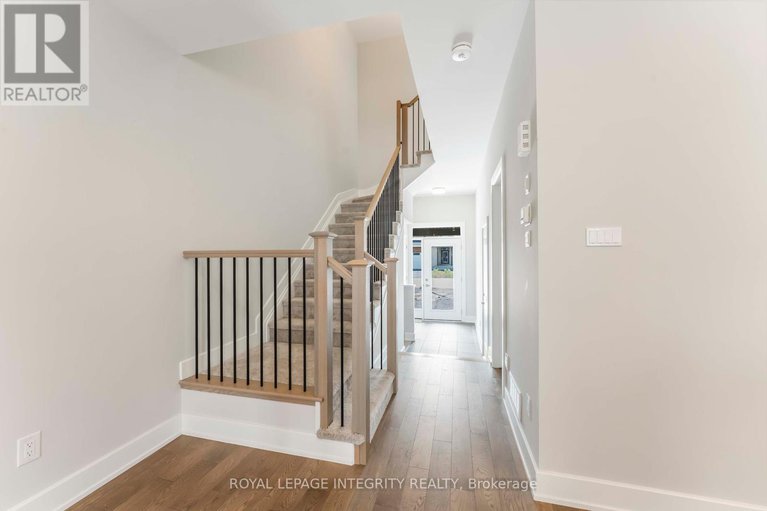 28638636/1182-cope-drive/stittsville-south/ottawa/ontario/K2S3C4_6