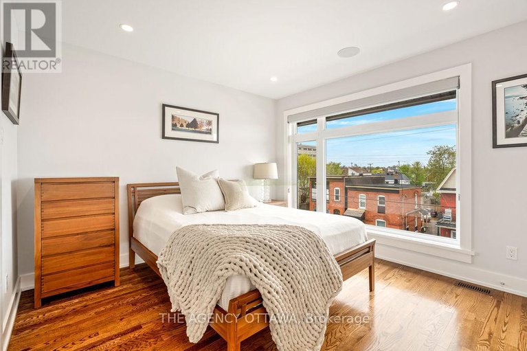 28535462/353c-booth-street/west-centre-town/ottawa/ontario/K1R7K1_15